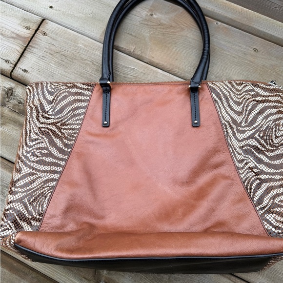 Banana Republic Brown and Patterned Tote - Picture 2 of 8